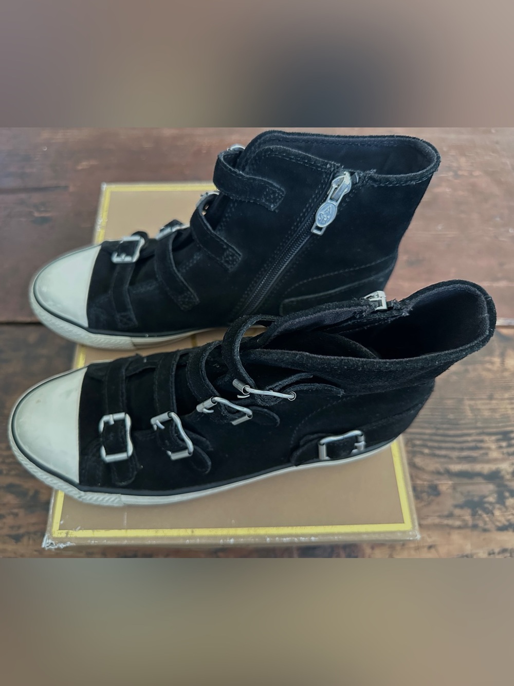 ASH-FRESH Suede Buckle High-Top Sneakers - Picture 4 of 11